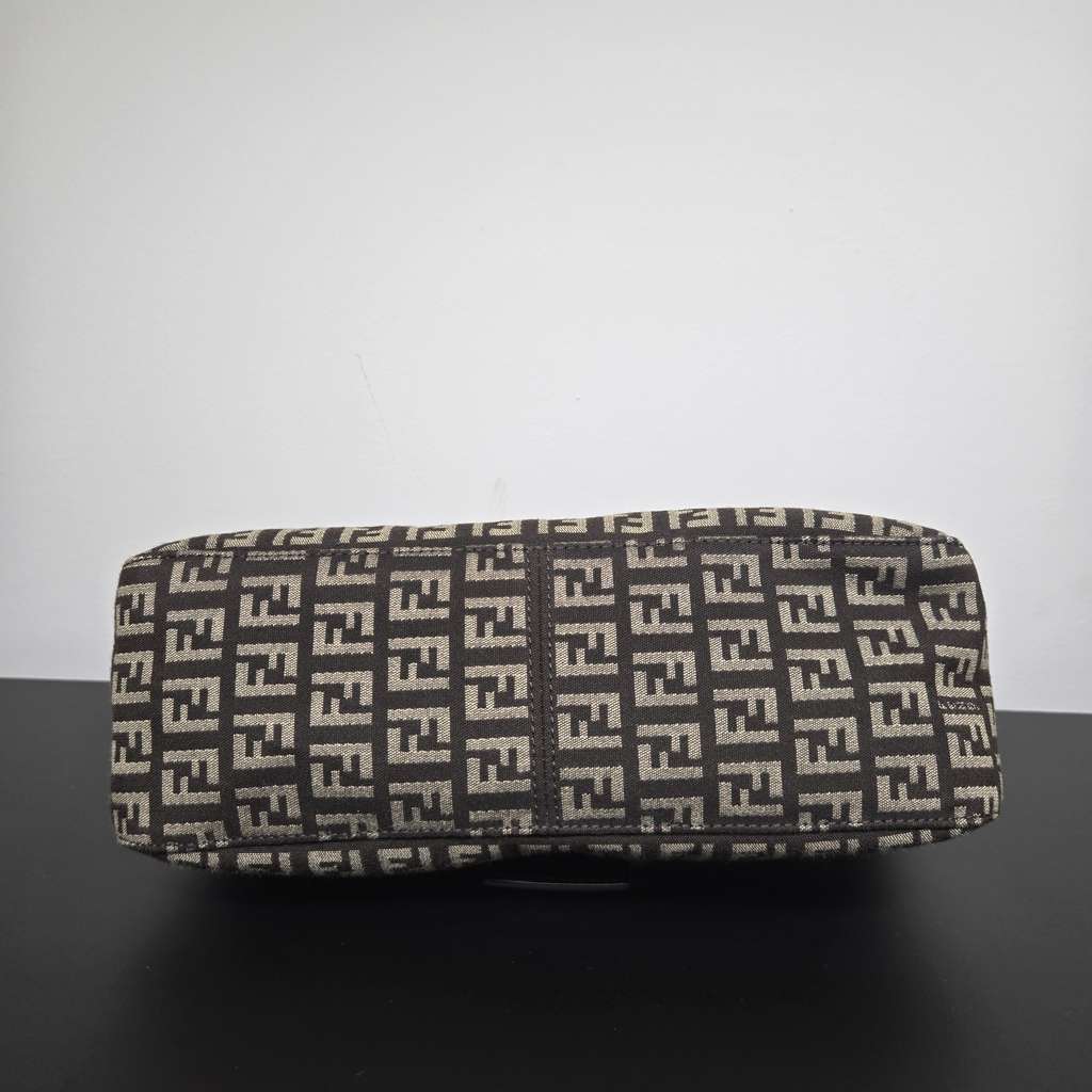 Fendi Baguette MultiColor Canvas Metal Very good condition - Inside View